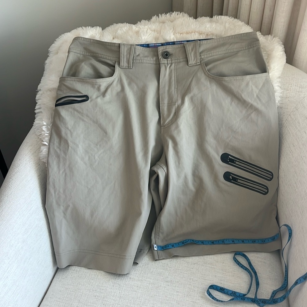 Men’s lululemon tan shorts